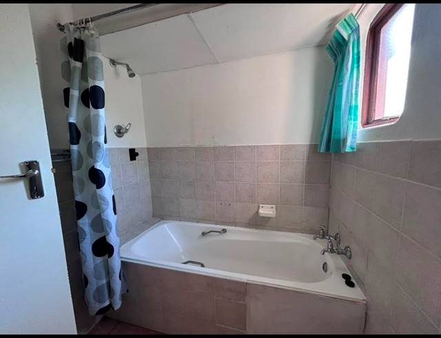 2 BEDROOM APARTMENT FOR SALE IN LEISURE BAY